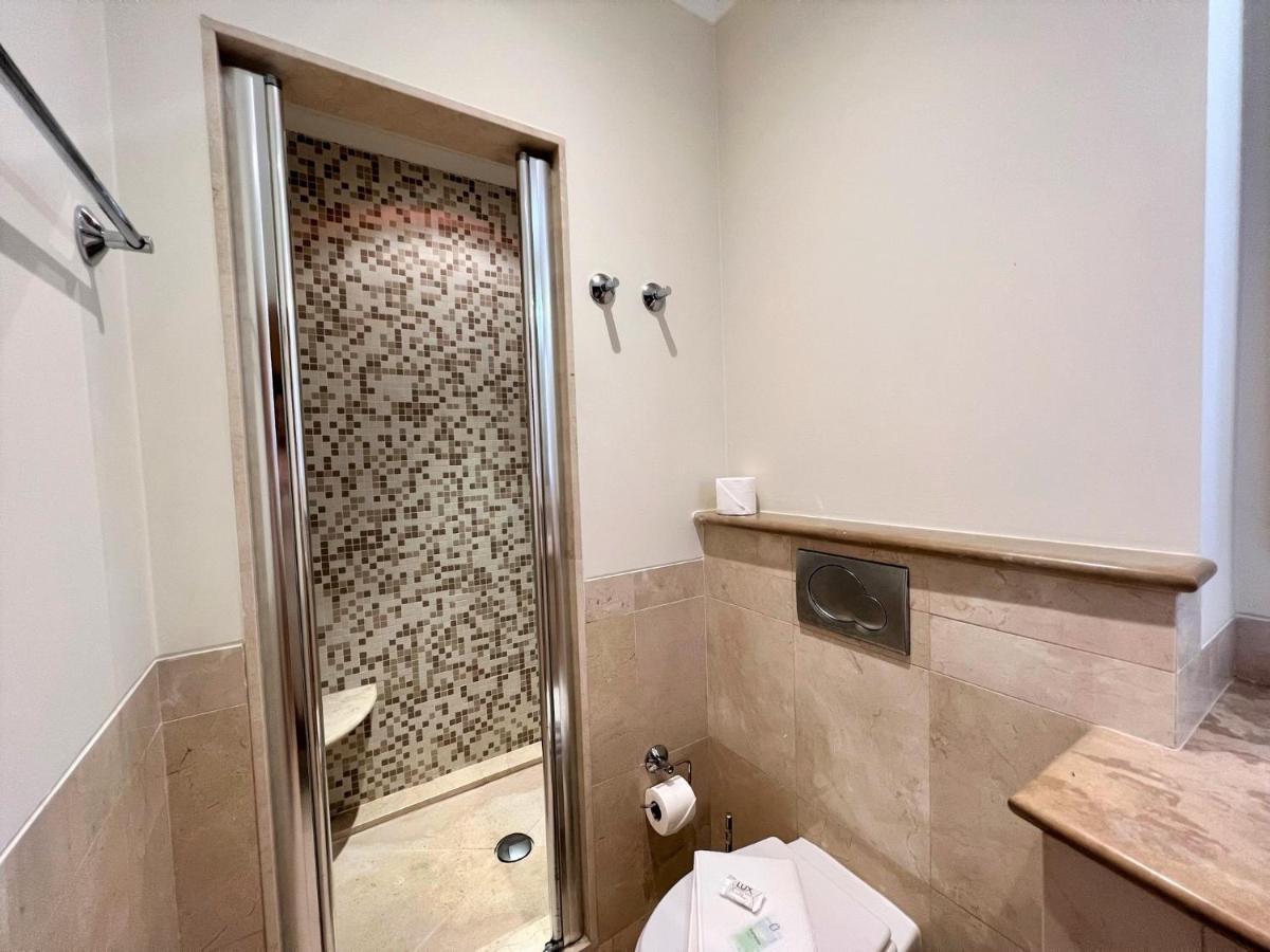Apartment Victoria Gardens With Pool By Homing *