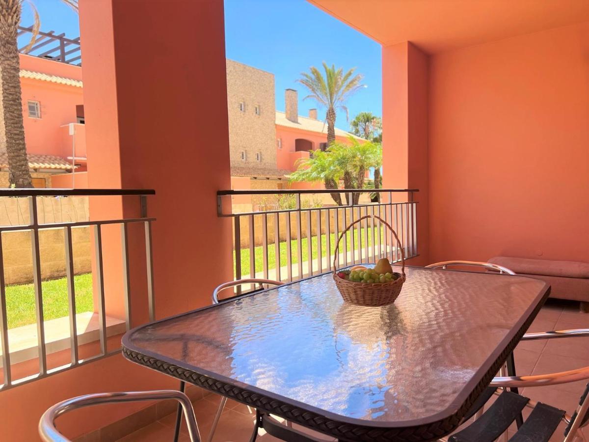 Apartment Victoria Gardens With Pool By Homing